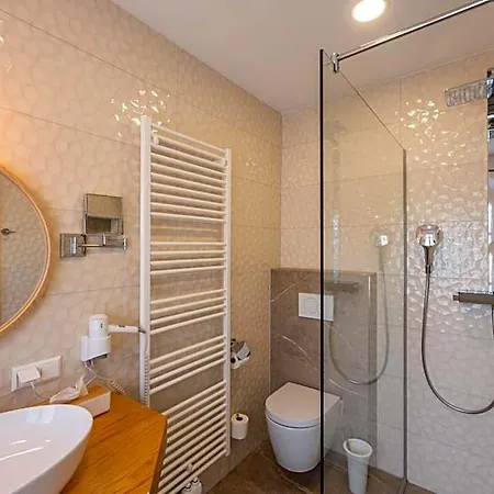 Smarthotel Bed & Breakfast 4*